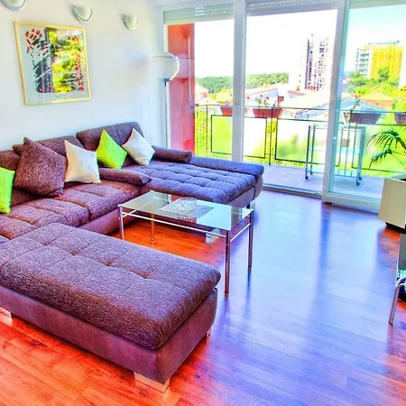 Andrea Apartment *